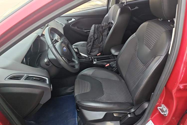 Used Ford Focus 2015 Hatchback 1.6L Automatic Fashion Edition Left Front Seat