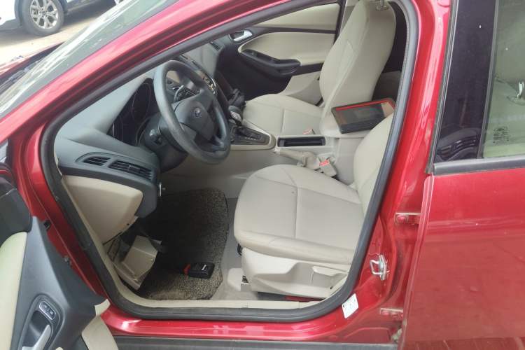 Used Ford Focus 2015 Sedan 1.6L Automatic Comfort Model Left Front Seat