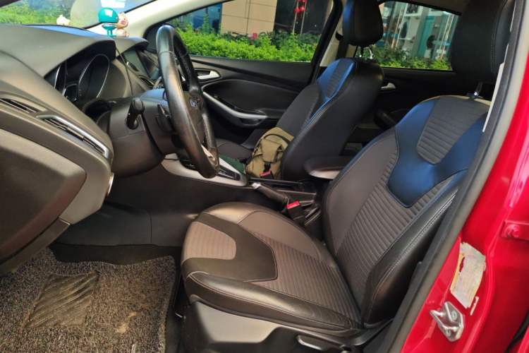 Used Ford Focus 2015 Hatchback EcoBoost 180 Automatic Sport Model Left Front Seat