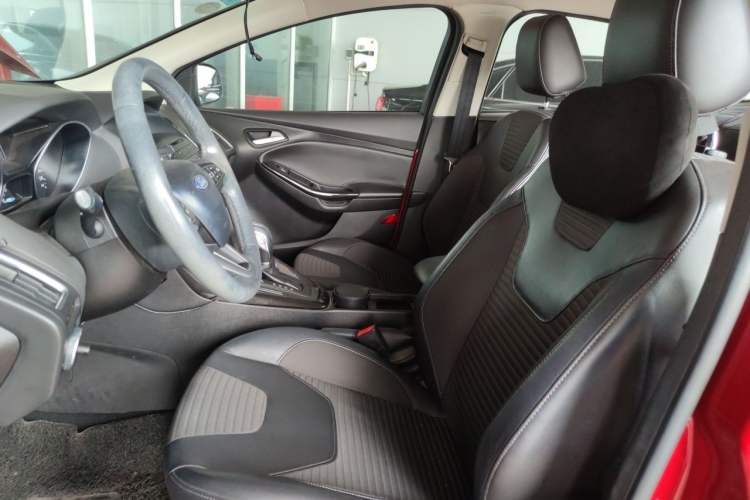 Used Ford Focus 2015 Hatchback 1.6L Automatic Fashion Edition Left Front Seat