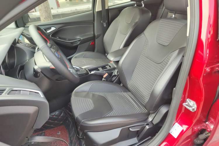 Used Ford Focus 2015 Hatchback 1.6L Automatic Fashion Edition Left Front Seat