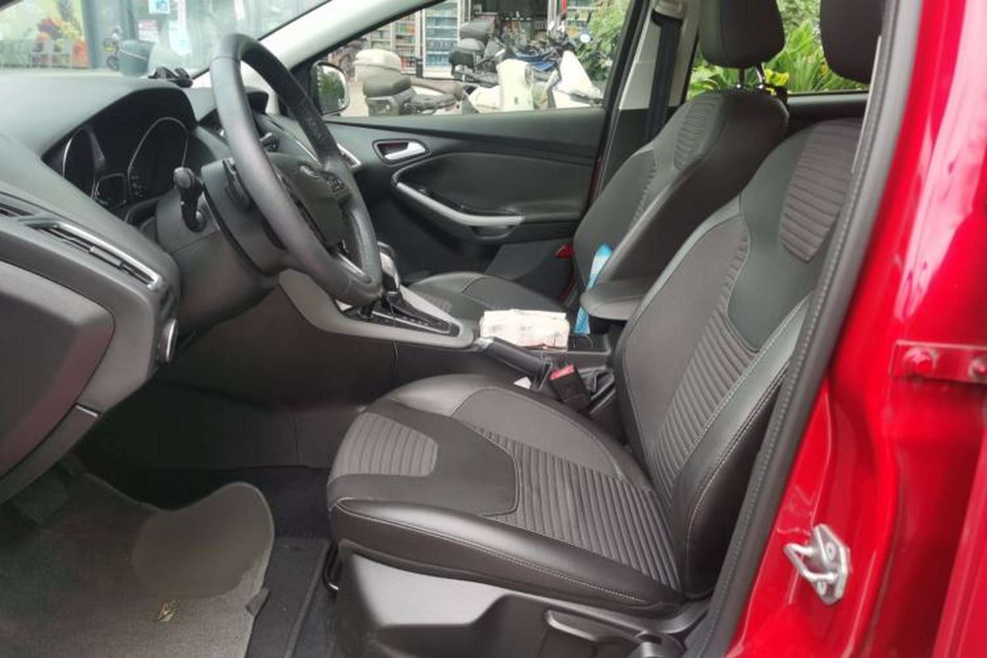 Used Ford Focus 2015 Hatchback EcoBoost 180 Automatic Sport Model Left Front Seat