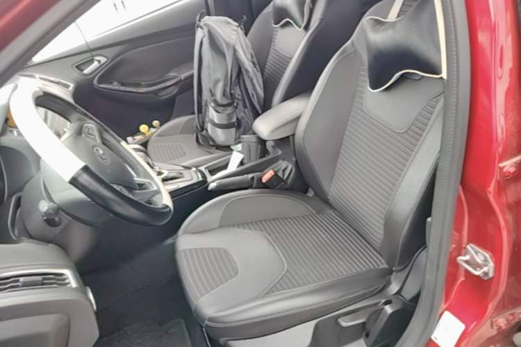 Used Ford Focus 2015 Hatchback EcoBoost 125 Automatic Supreme Style Edition Left Front Seat
