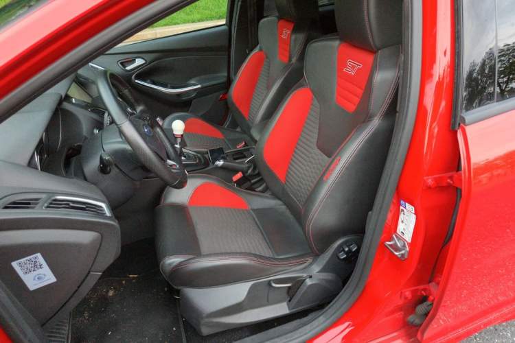 Used Ford Focus 2015 2.0T ST Standard Edition Left Front Seat