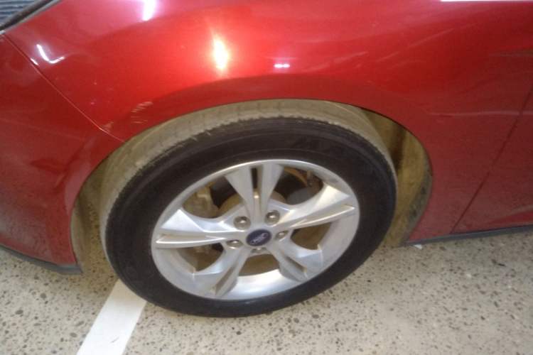Used Ford Focus 2015 Hatchback 1.6L Automatic Comfort Model Left Front Wheel Hub