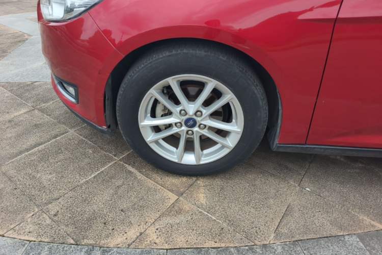 Used Ford Focus 2015 Hatchback EcoBoost 180 Automatic Elite Model Left Front Wheel Hub