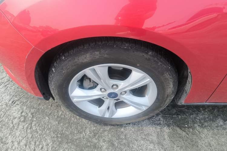 Used Ford Focus 2015 Hatchback 1.6L Manual Comfort Edition Left Front Wheel Hub
