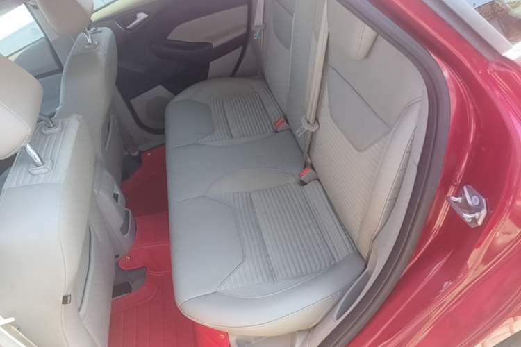 Used Ford Focus 2015 Hatchback EcoBoost 125 Automatic Supreme Style Edition Left Rear Seat