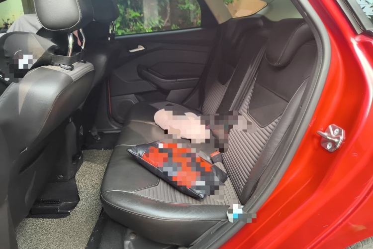Used Ford Focus 2015 Hatchback EcoBoost 125 Automatic Supreme Style Edition Left Rear Seat