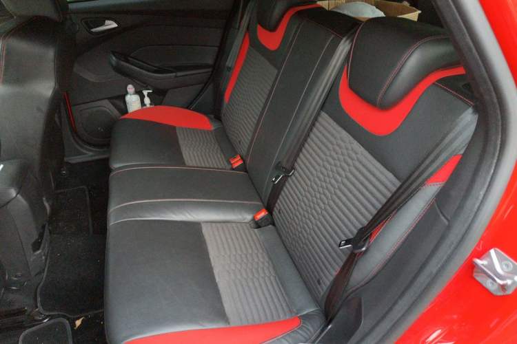 Used Ford Focus 2015 2.0T ST Standard Edition Left Rear Seat