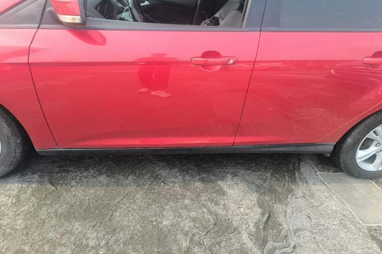 Used Ford Focus 2015 Hatchback 1.6L Manual Comfort Edition Left Side Sill