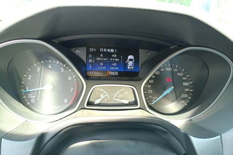 Used Ford Focus 2015 Sedan EcoBoost 180 Automatic Elite Model Odometer Close Up