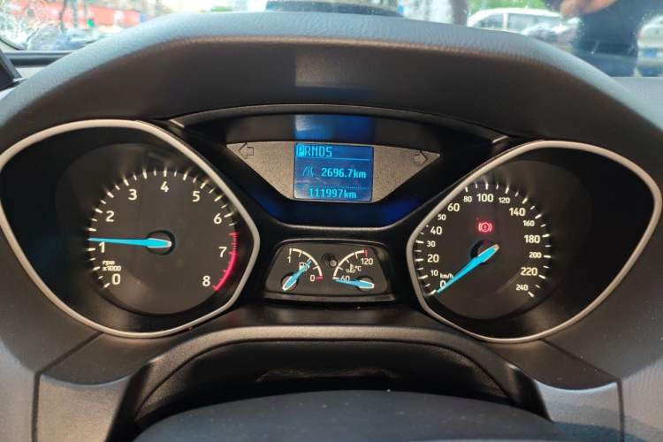 Used Ford Focus 2015 Hatchback 1.6L Automatic Comfort Model Odometer Close Up