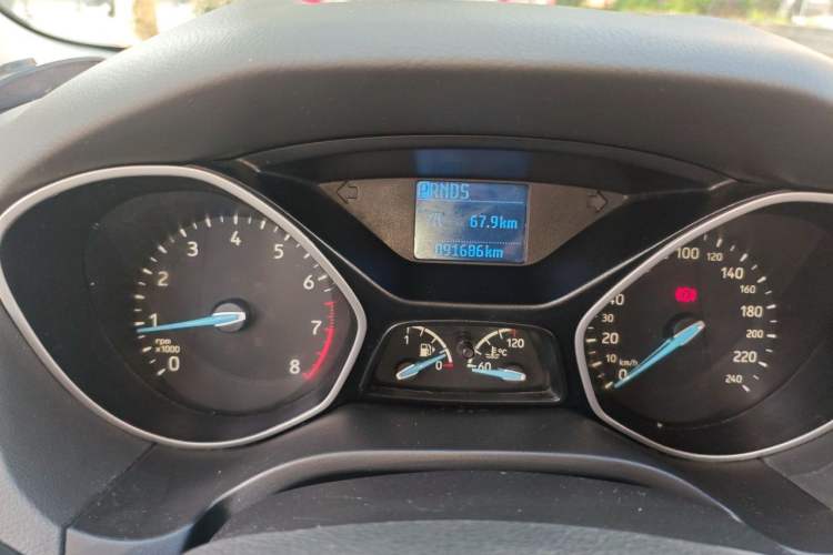 Used Ford Focus 2015 Sedan 1.6L Automatic Comfort Model Odometer Close Up