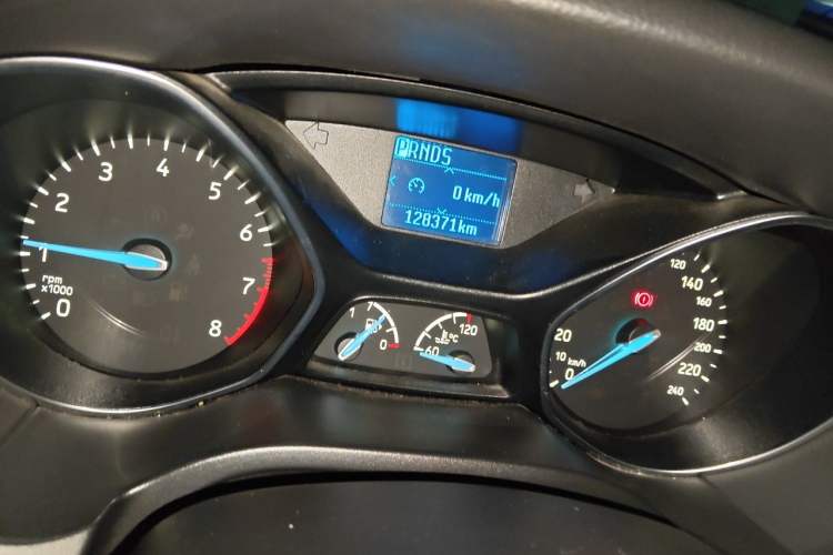 Used Ford Focus 2015 Sedan 1.6L Automatic Trend Model Odometer Close Up