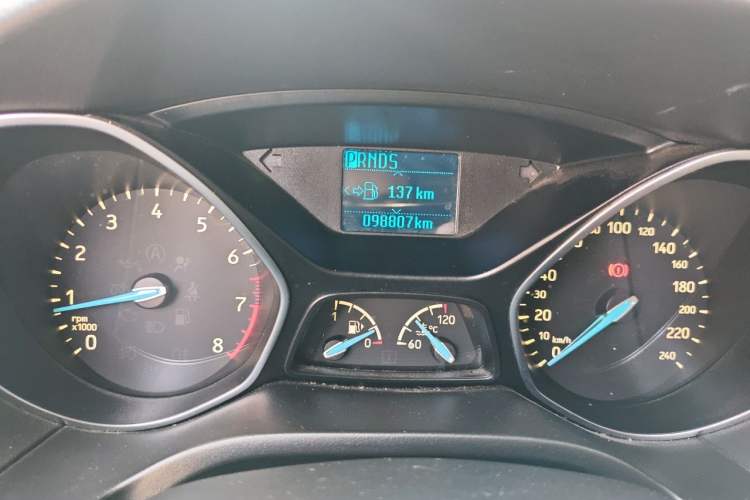 Used Ford Focus 2015 Hatchback 1.6L Automatic Fashion Edition Odometer Close Up