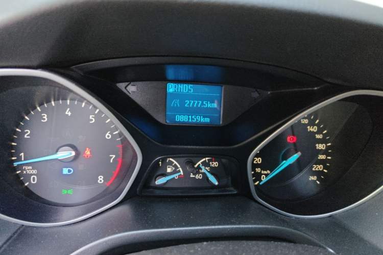 Used Ford Focus 2015 Hatchback 1.6L Automatic Comfort Model Odometer Close Up