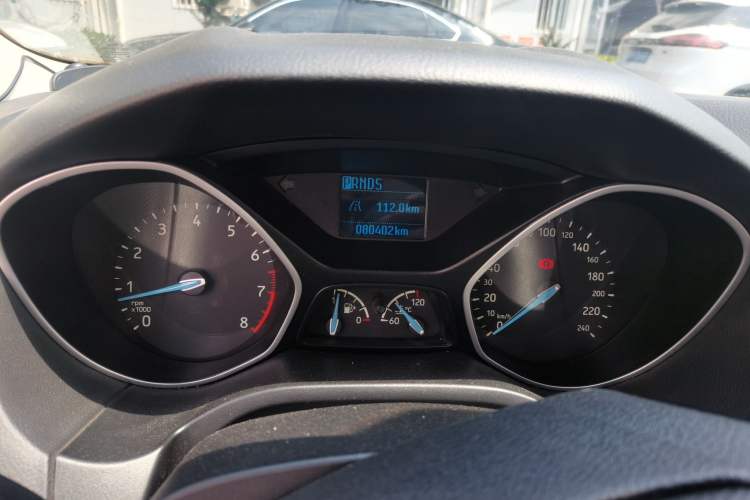 Used Ford Focus 2015 Hatchback 1.6L Automatic Comfort Model Odometer Close Up