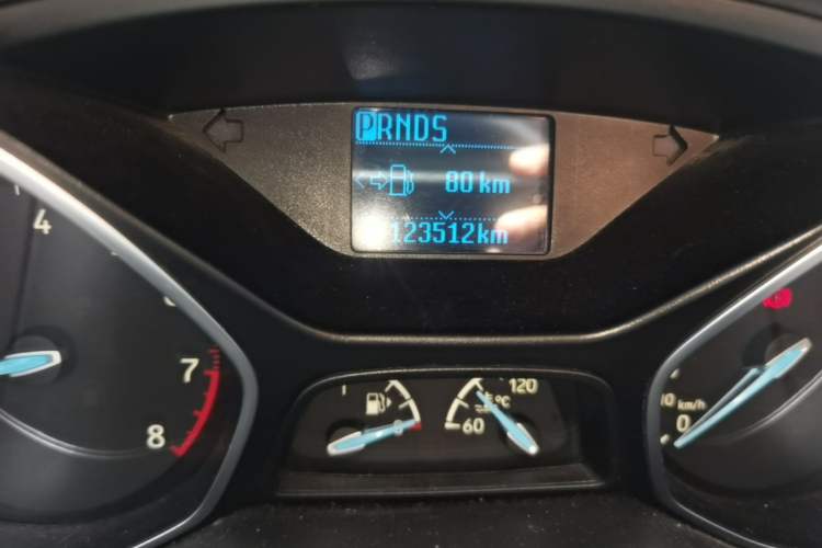 Used Ford Focus 2015 Hatchback EcoBoost 125 Automatic Supreme Style Edition Odometer Close Up