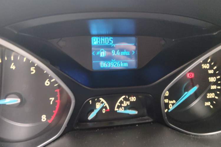 Used Ford Focus 2015 Sedan 1.6L Automatic Trend Model Odometer Close Up