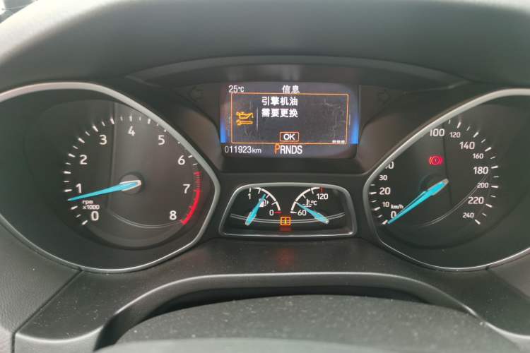 Used Ford Focus 2015 Hatchback EcoBoost 180 Automatic Sport Model Odometer Close Up