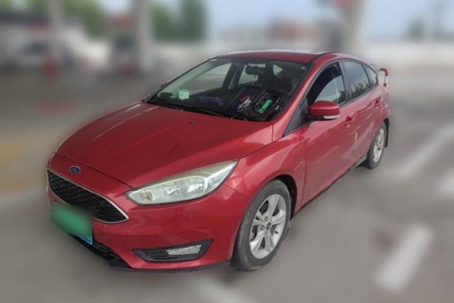 Ford Focus 2015 Hatchback 1.6L Manual Comfort Edition مستعملة