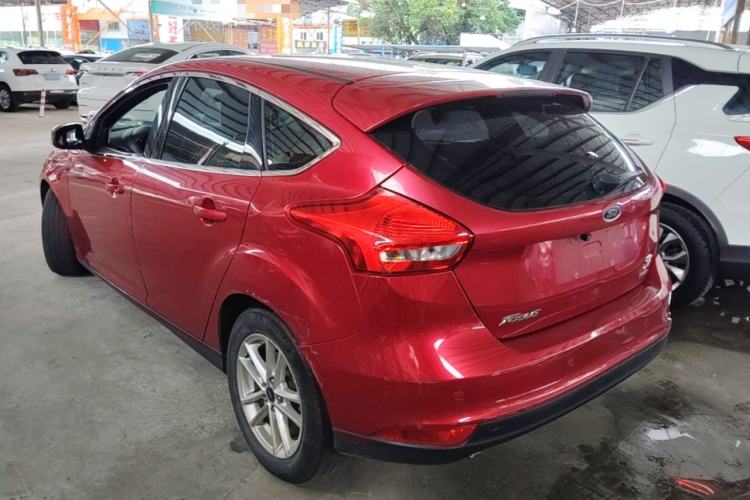 Used Ford Focus 2015 Hatchback EcoBoost 125 Automatic Supreme Style Edition Rear Left 45 Deg