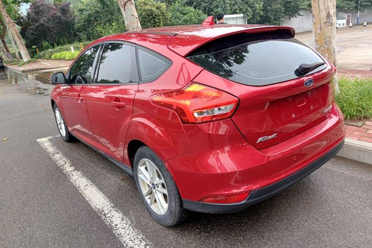 Used Ford Focus 2015 Hatchback 1.6L Automatic Fashion Edition Rear Left 45 Deg