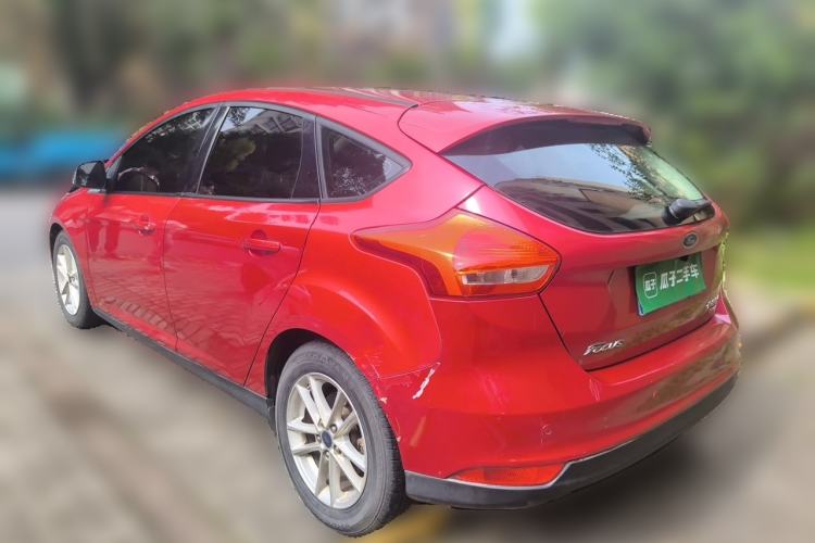 Used Ford Focus 2015 Hatchback EcoBoost 125 Automatic Supreme Style Edition Rear Left 45 Deg