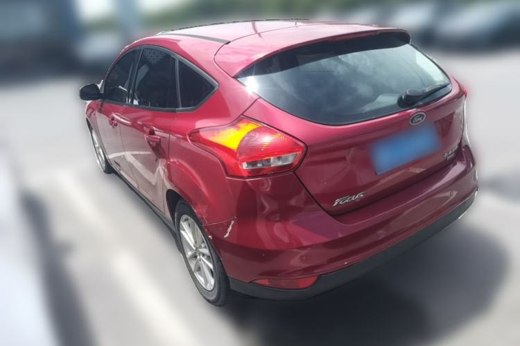 Used Ford Focus 2015 Hatchback EcoBoost 125 Automatic Supreme Style Edition Rear Left 45 Deg