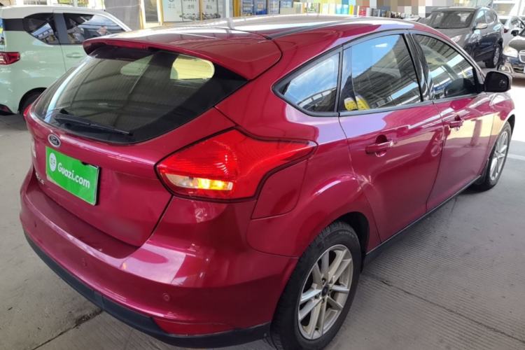 Used Ford Focus 2015 Hatchback 1.6L Automatic Fashion Edition Rear Right 45 Deg