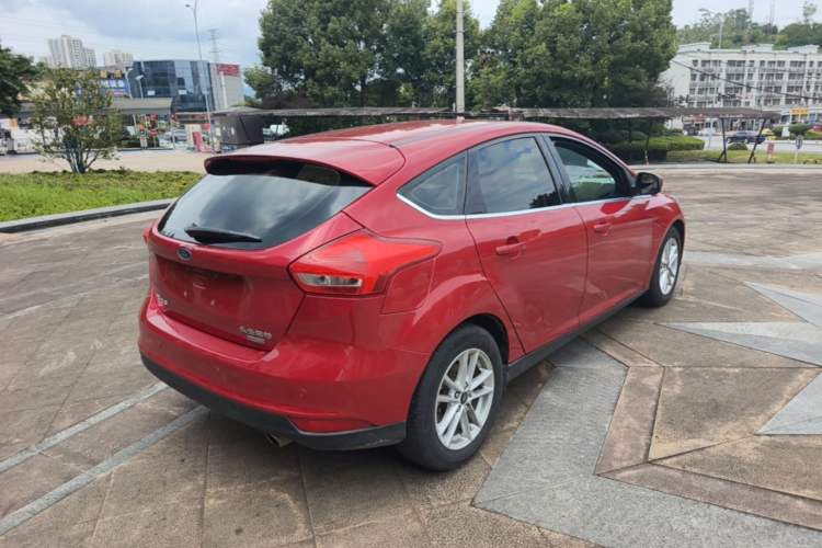 Used Ford Focus 2015 Hatchback EcoBoost 180 Automatic Elite Model Rear Right 45 Deg