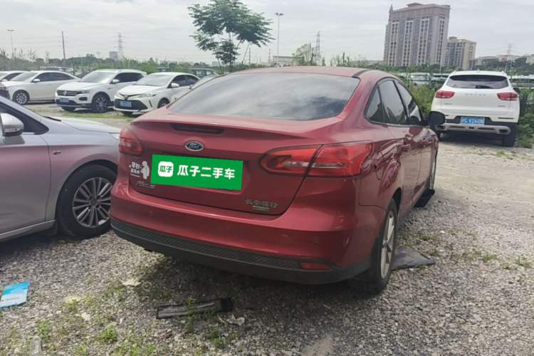 Used Ford Focus 2015 Sedan EcoBoost 125 Manual – Ultra-Style Edition Rear Right 45 Deg