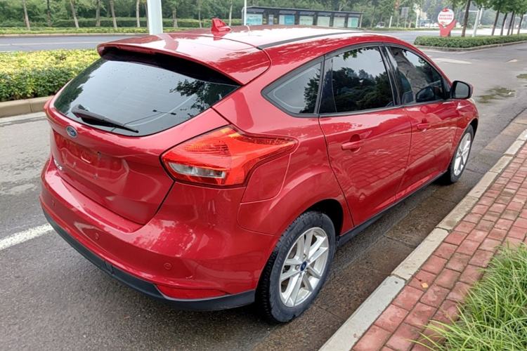 Used Ford Focus 2015 Hatchback 1.6L Automatic Fashion Edition Rear Right 45 Deg