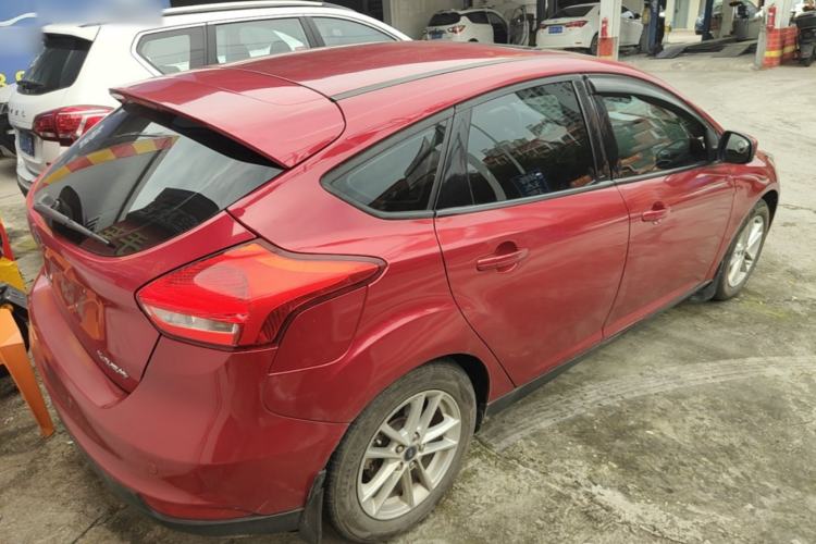 Used Ford Focus 2015 Hatchback 1.6L Automatic Fashion Edition Rear Right 45 Deg