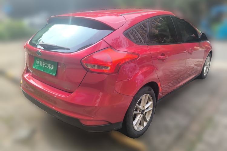 Used Ford Focus 2015 Hatchback EcoBoost 125 Automatic Supreme Style Edition Rear Right 45 Deg