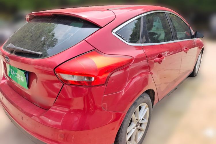 Used Ford Focus 2015 Hatchback EcoBoost 180 Automatic Elite Model Rear Right 45 Deg
