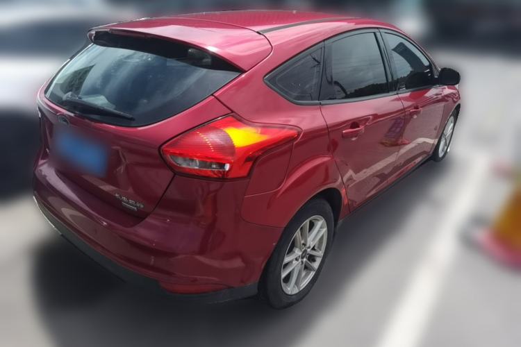 Used Ford Focus 2015 Hatchback EcoBoost 125 Automatic Supreme Style Edition Rear Right 45 Deg