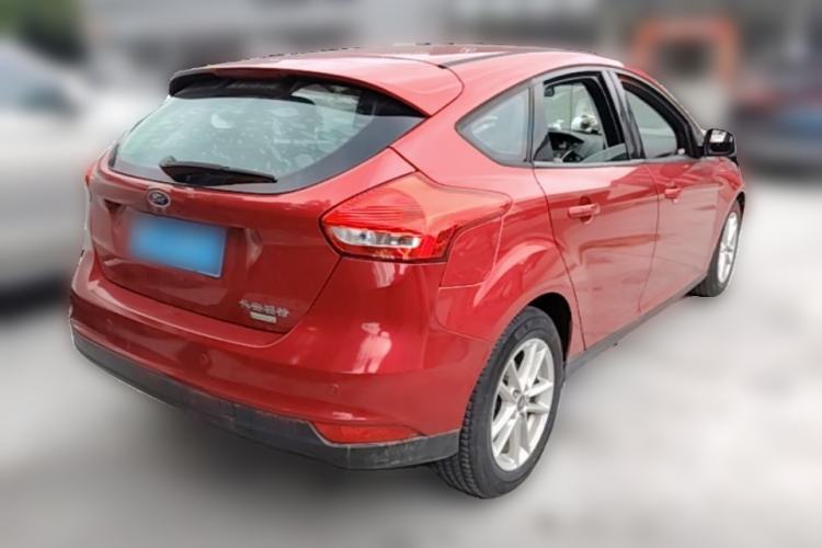 Used Ford Focus 2015 Hatchback EcoBoost 125 Automatic Supreme Style Edition Rear Right 45 Deg