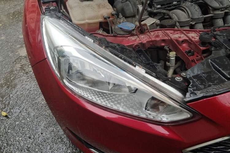 Used Ford Focus 2015 Hatchback 1.6L Automatic Fashion Edition Right Front Headlight