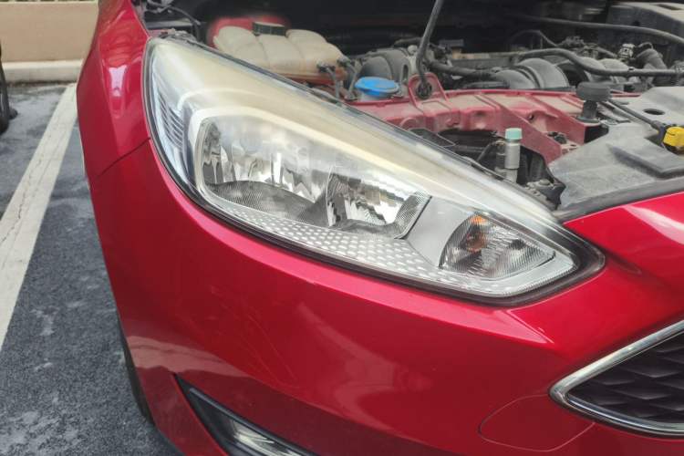 Used Ford Focus 2015 Hatchback 1.6L Automatic Fashion Edition Right Front Headlight