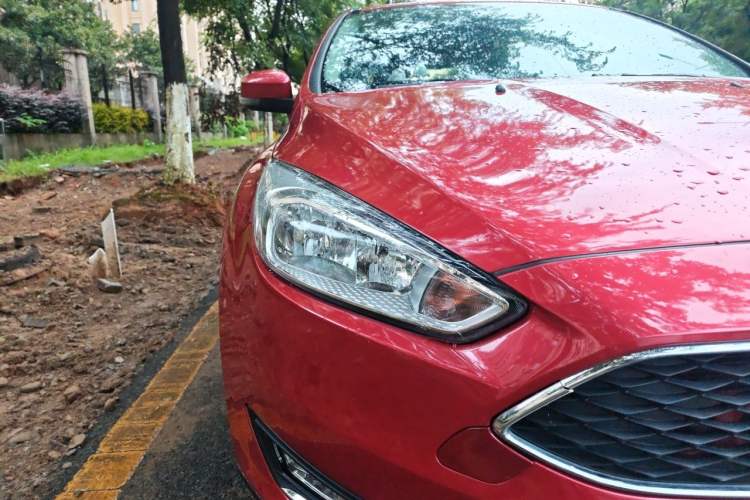 Used Ford Focus 2015 Hatchback 1.6L Automatic Fashion Edition Right Front Headlight