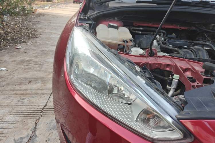 Used Ford Focus 2015 Sedan 1.6L Automatic Trend Model Right Front Headlight