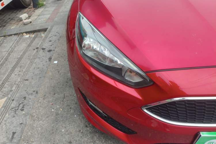 Used Ford Focus 2015 Hatchback EcoBoost 180 Automatic Sport Model Right Front Headlight
