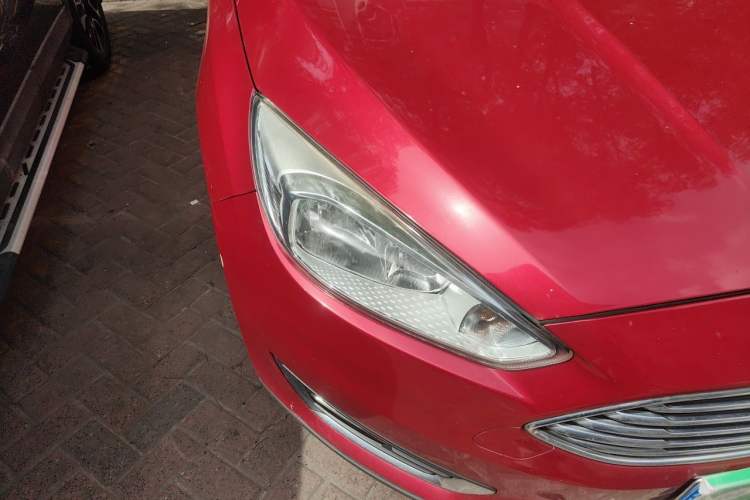 Used Ford Focus 2015 Sedan 1.6L Automatic Trend Model Right Front Headlight