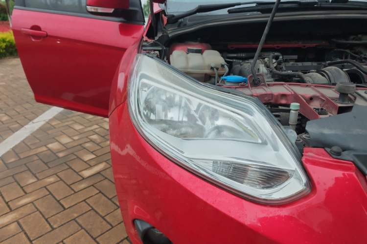Used Ford Focus 2015 Hatchback 1.6L Manual Fashion Edition Right Front Headlight