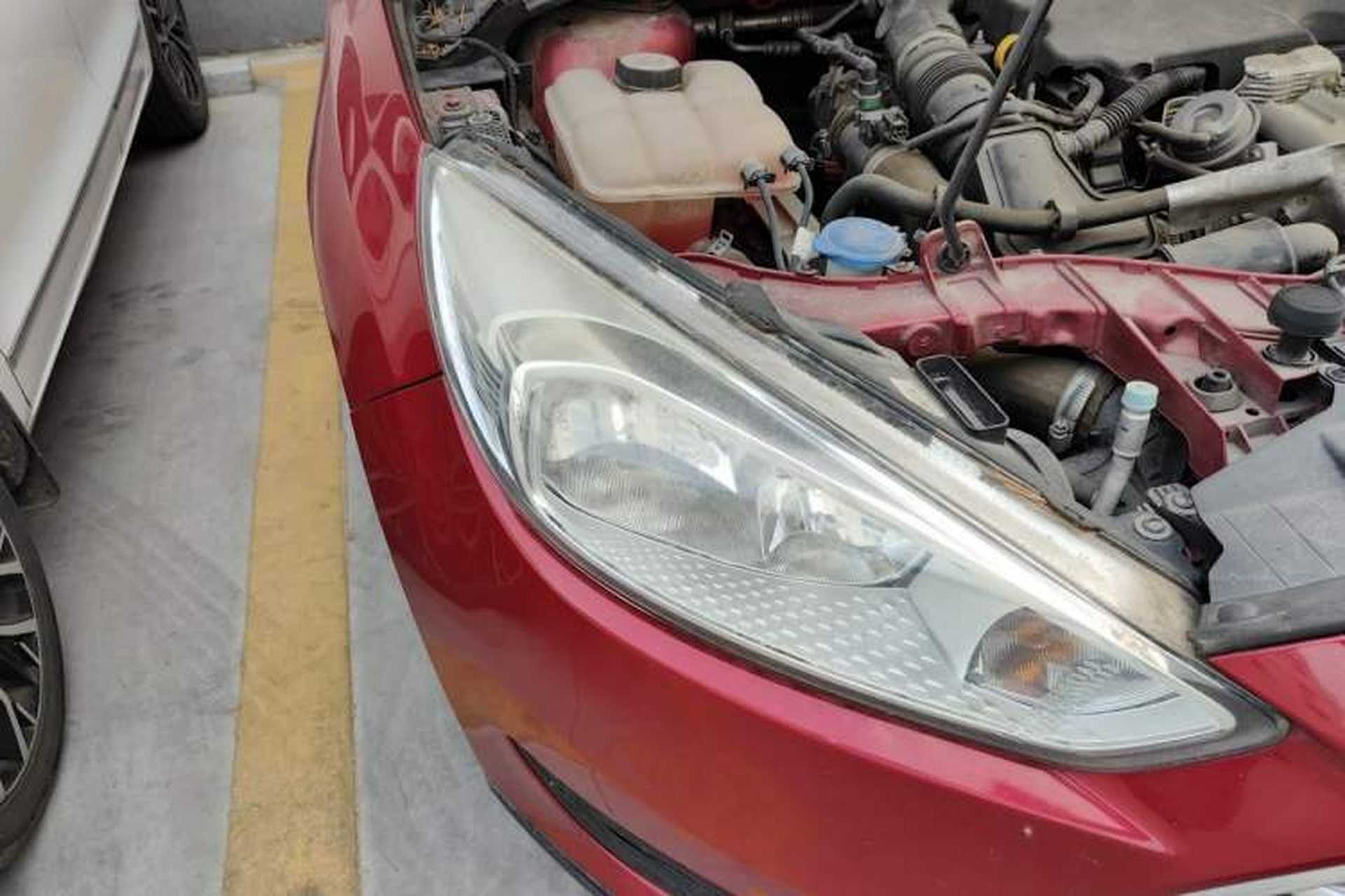 Used Ford Focus 2015 Sedan EcoBoost 125 Manual – Ultra-Style Edition Right Front Headlight