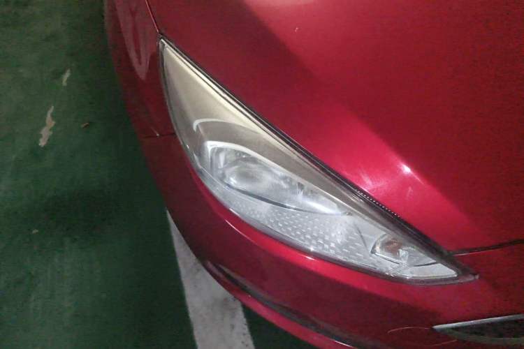 Used Ford Focus 2015 Hatchback 1.6L Manual Comfort Edition Right Front Headlight