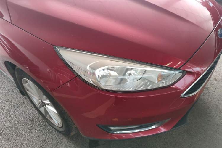 Used Ford Focus 2015 Hatchback 1.6L Automatic Fashion Edition Right Front Headlight