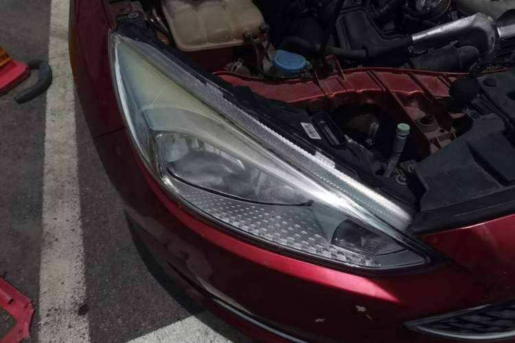 Used Ford Focus 2015 Hatchback EcoBoost 125 Automatic Supreme Style Edition Right Front Headlight